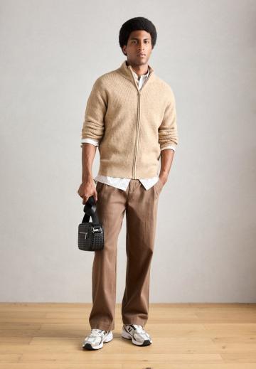 Вязаная кофта