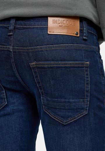 Узкие джинсы