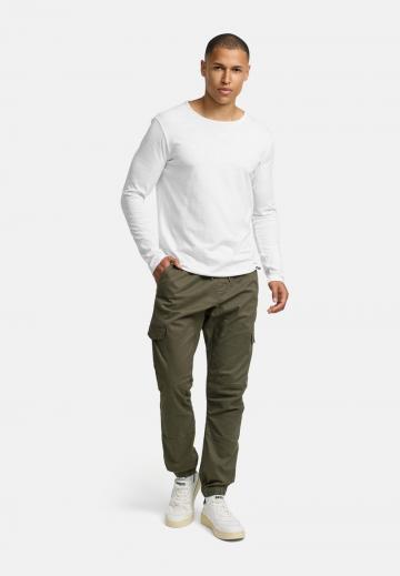 Брюки с накладными карманами