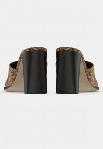 Босоножки на каблуке