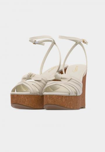 Босоножки на танкетке