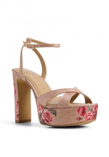 Босоножки на платформе