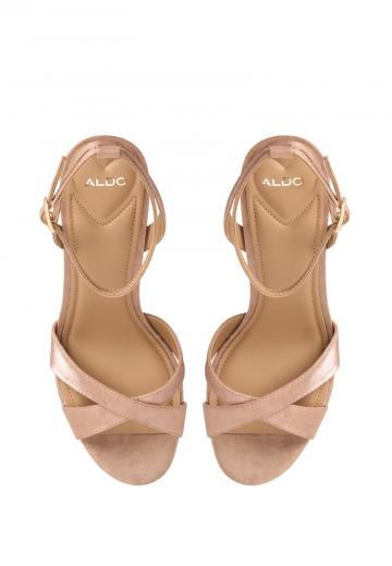 Босоножки на платформе