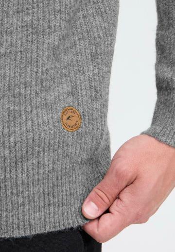 Вязаная кофта