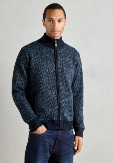 Вязаная кофта