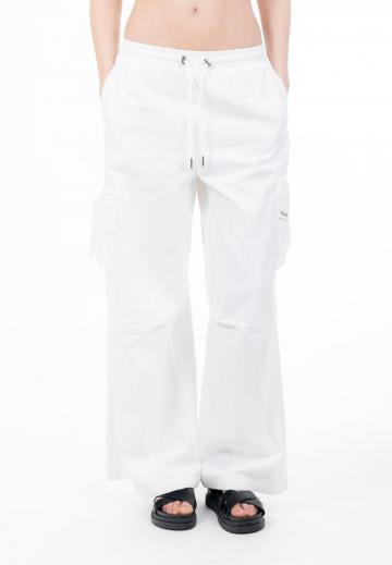 Брюки с накладными карманами