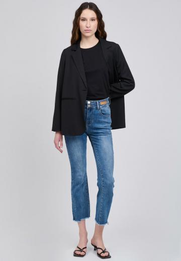 Короткие джинсы