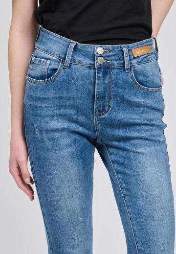 Короткие джинсы