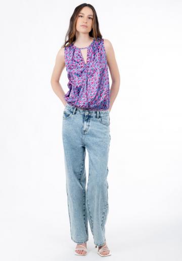 Блузка без рукавов