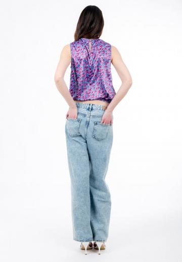 Блузка без рукавов