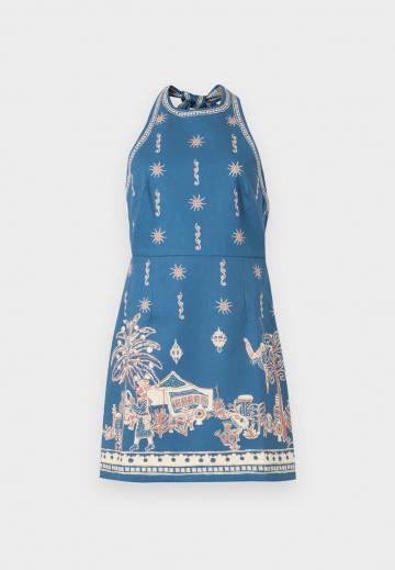 Короткое платье