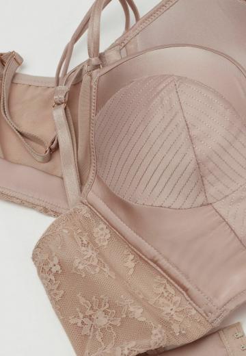 Бюстгальтер на косточках