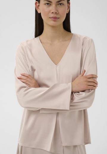 Атласная блузка