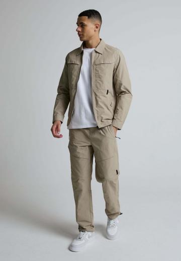 Брюки с накладными карманами