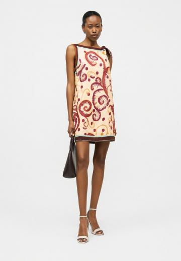 Короткое платье