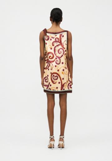 Короткое платье