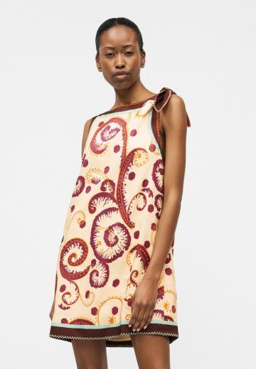 Короткое платье