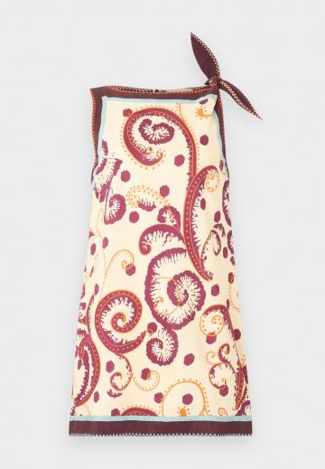 Короткое платье