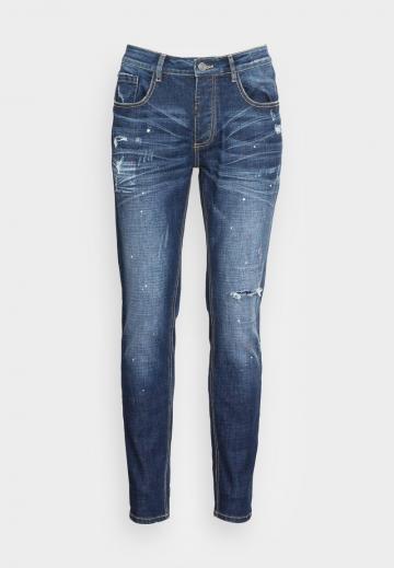 Узкие джинсы