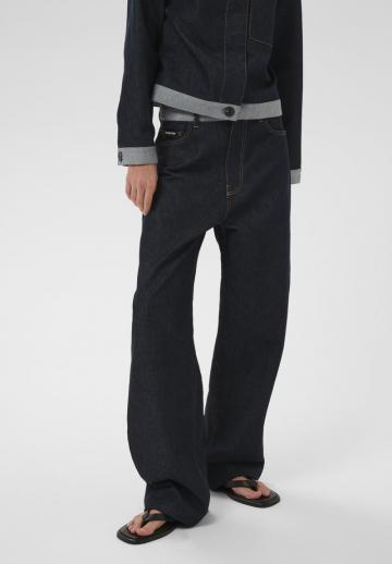 Свободные джинсы