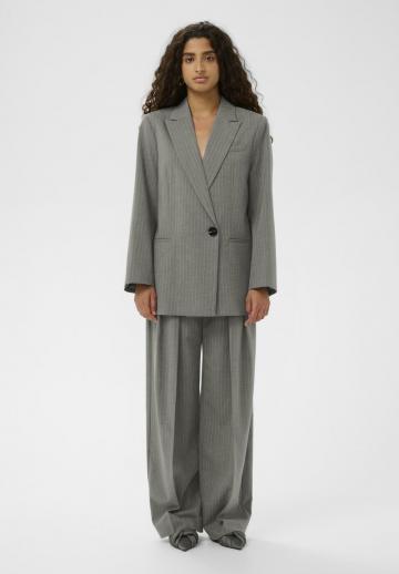 Короткое пальто