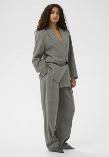 Короткое пальто