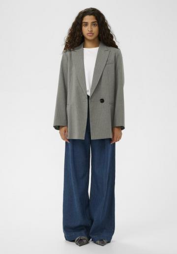 Короткое пальто