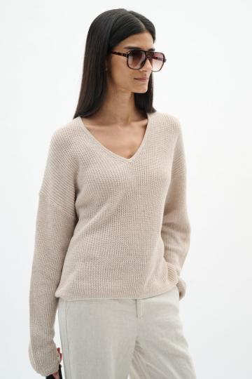 Пуловер с вырезом V