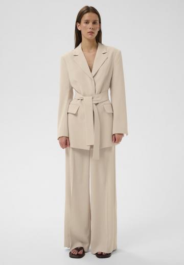 Короткое пальто