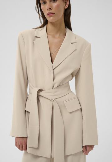 Короткое пальто