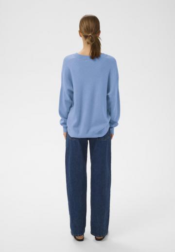 Пуловер в полоску