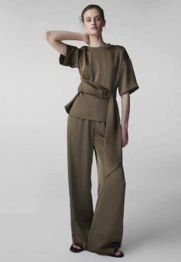 Атласная блузка