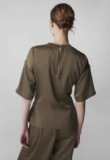 Атласная блузка