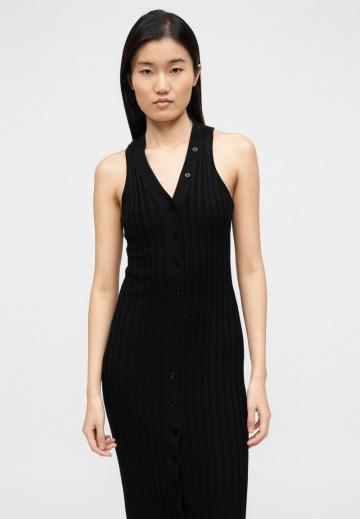 Вязаное платье