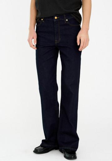 Клешеные джинсы