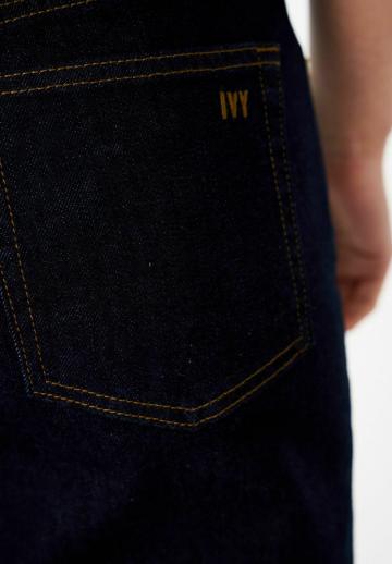 Клешеные джинсы