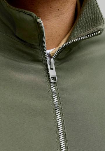 Куртка бомбер