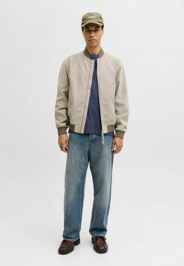 Куртка бомбер