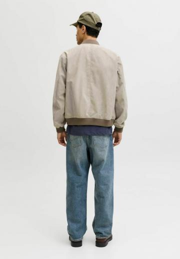 Куртка бомбер