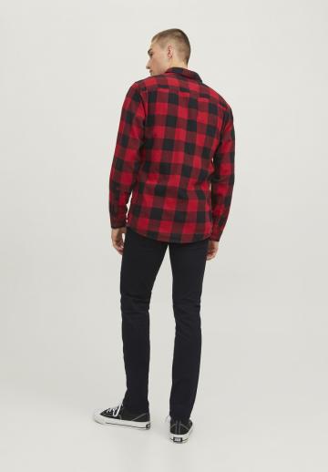 Прямые джинсы