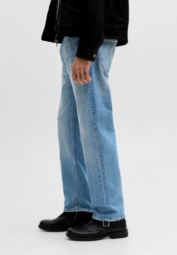Прямые джинсы
