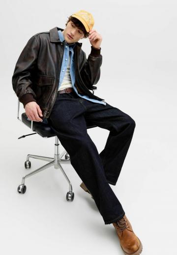 Прямые джинсы