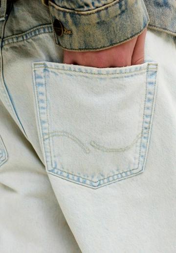 Прямые джинсы