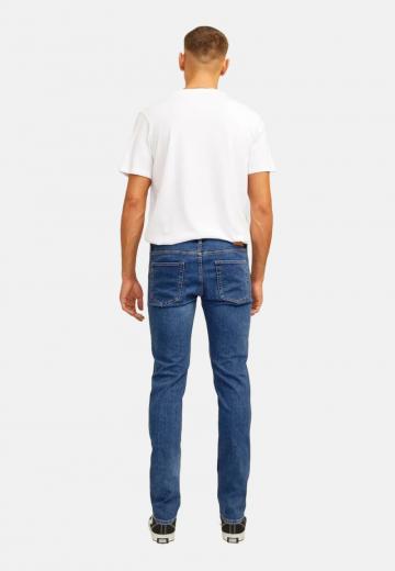 Узкие джинсы