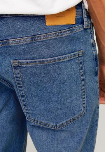 Прямые джинсы