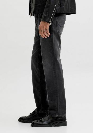 Прямые джинсы