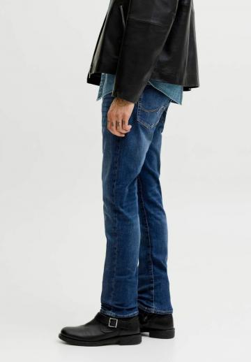 Узкие джинсы