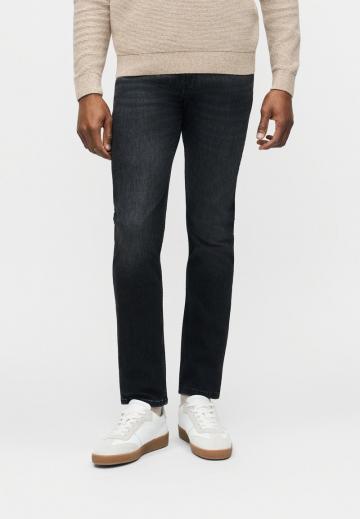 Узкие джинсы