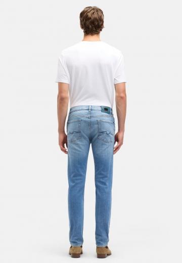 Узкие джинсы