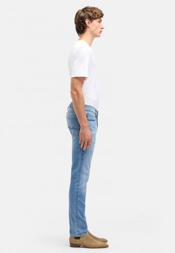 Узкие джинсы